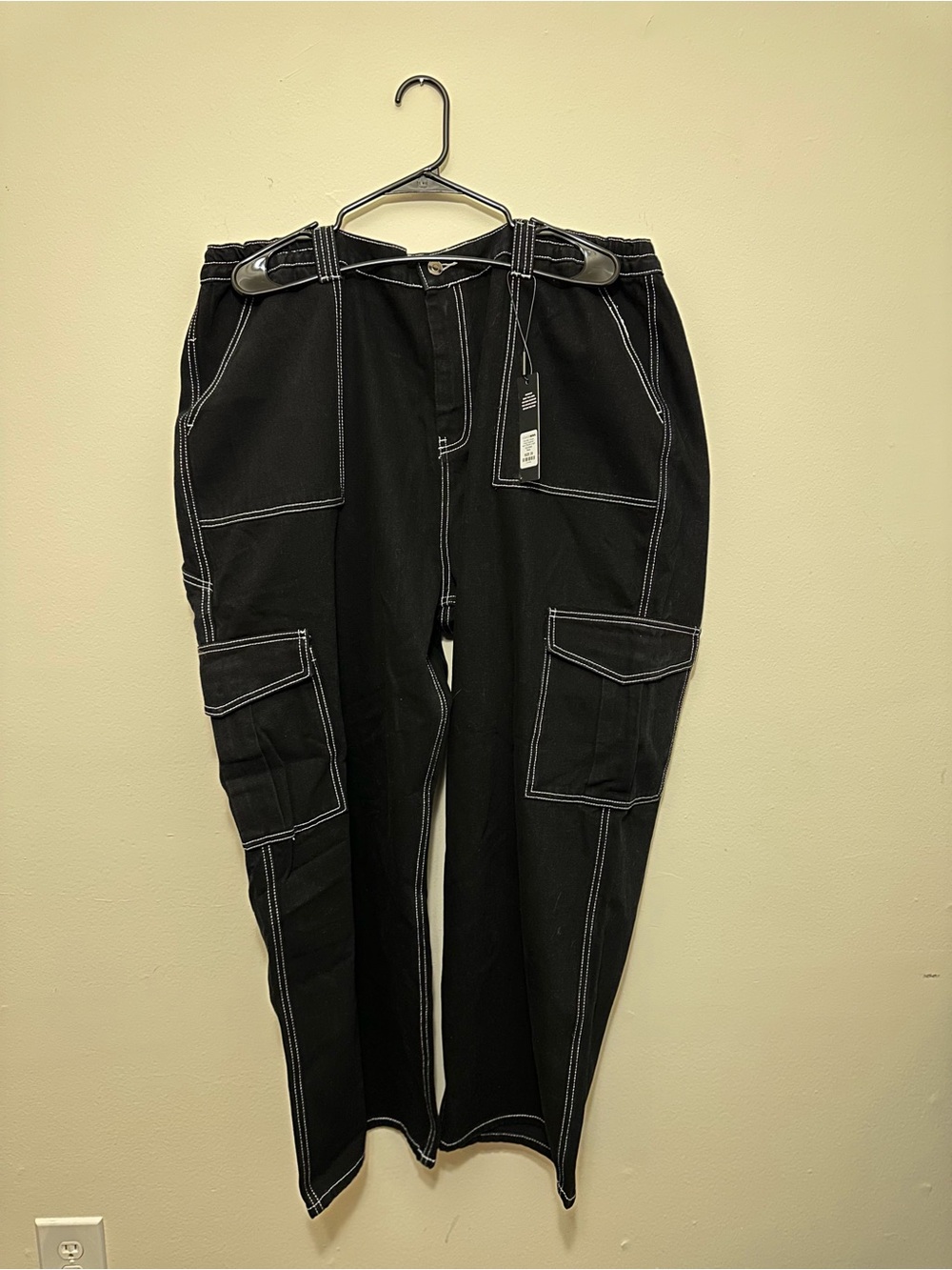 Fashion Nova Petite Length Give me a break, cargo carpenter jeans